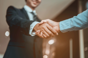 Cession de fonds de commerce et contrats d’exploitation : vigilance et bonnes pratiques